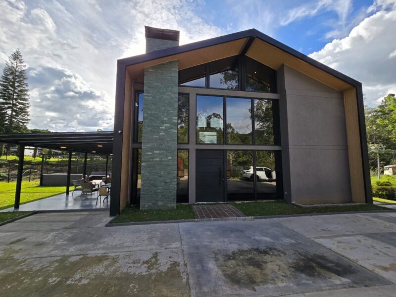 Private villa with jacuzzi near Medellin