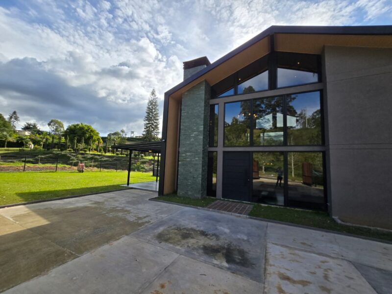 Private villa with jacuzzi near Medellin