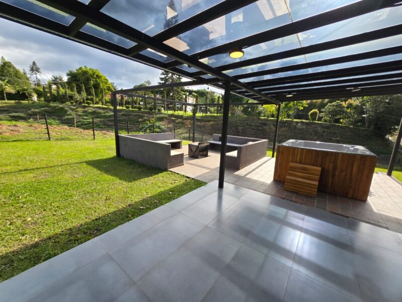 Private villa with jacuzzi near Medellin