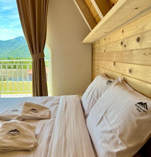 Breathtaking Monte Escape Village, Šavnik - Three Bedroom House